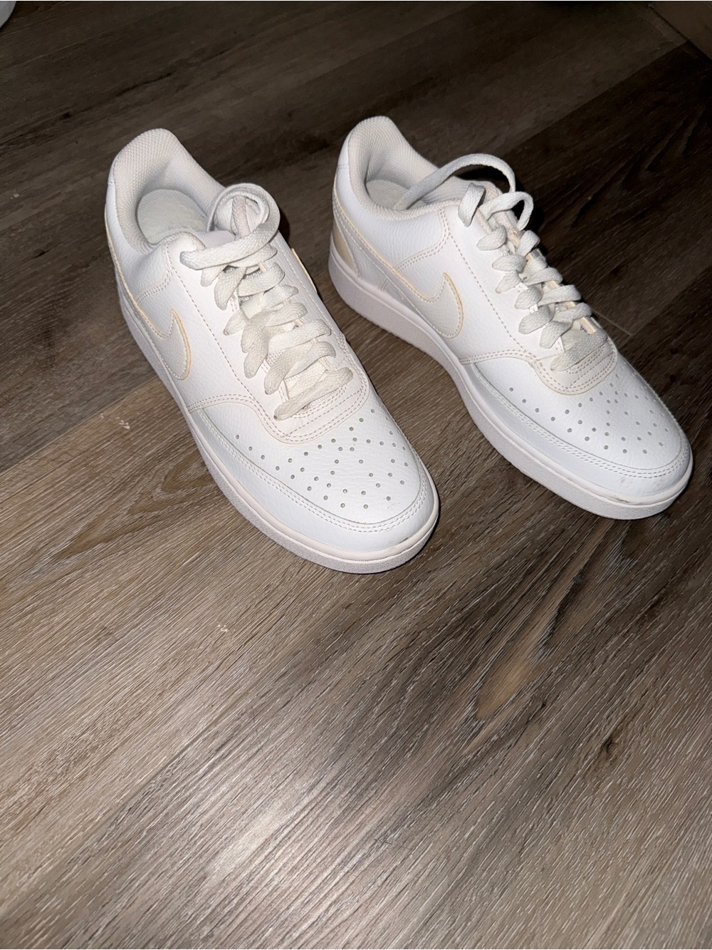 Nike Men’s White Sneakers with Beige Swoosh